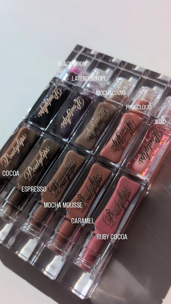 Moisturizing lip oils